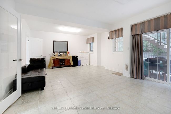 9 Haywood Dr, House other with 6 bedrooms, 5 bathrooms and 4 parking in Brampton ON | Image 35