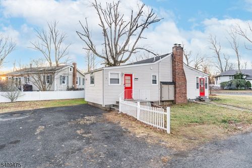 310 Boulevard Dr, Wayne, NJ, 07470-7608 | Card Image