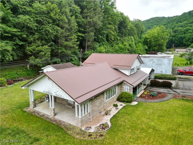 13088 Clay Hwy, House other with 4 bedrooms, 2 bathrooms and null parking in Lizemores WV | Image 4