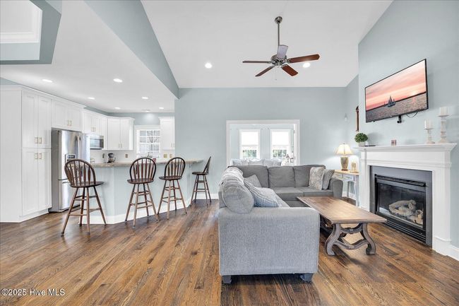 916 Sloop Point Loop Rd, House other with 4 bedrooms, 3 bathrooms and 2 parking in Hampstead NC | Image 11