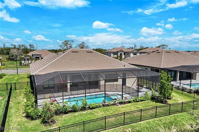 11030 Pebble Springs Run, House other with 3 bedrooms, 3 bathrooms and null parking in Fort Myers FL | Image 39