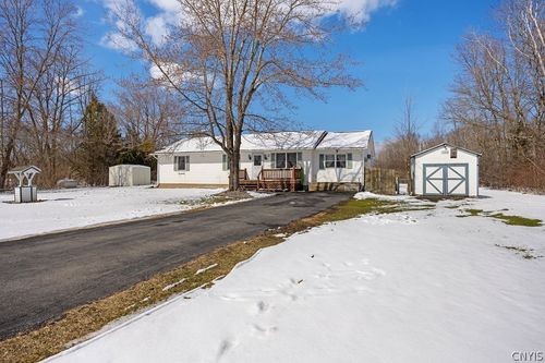 3263 Pine Ridge Rd, Canastota, NY, 13032-4493 | Card Image