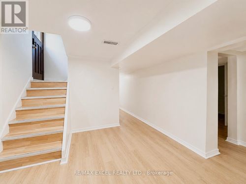 lower-39 Commons Dr, Scarborough, ON, M1T1E3 | Card Image