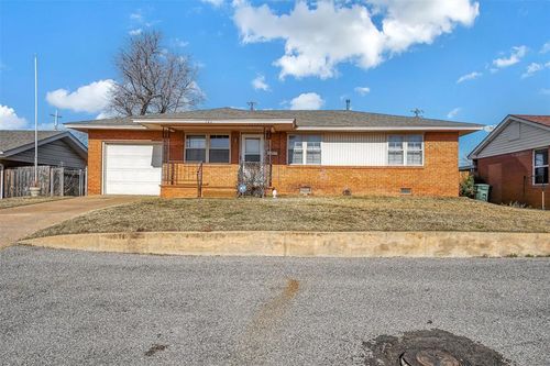 1217 Wilson Avenue, Clinton, OK, 73601 | Card Image