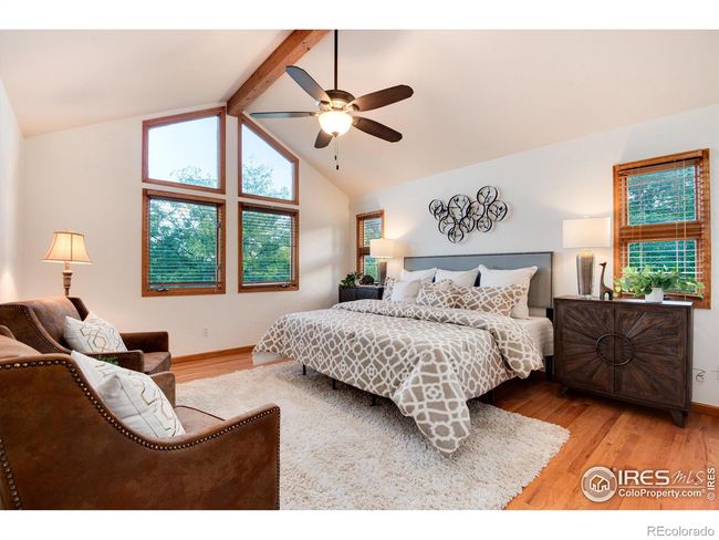 Enormous Primary Bedroom | Image 23