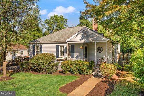 2849 Fairmont St, FALLS CHURCH, VA, 22042-1304 | Card Image