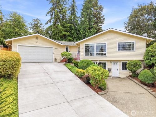 2012 Lincoln Cir Se, Renton, WA, 98055-3736 | Card Image