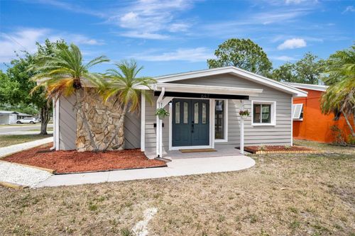 647 74th Ave N, St Petersburg, FL, 33702-5315 | Card Image