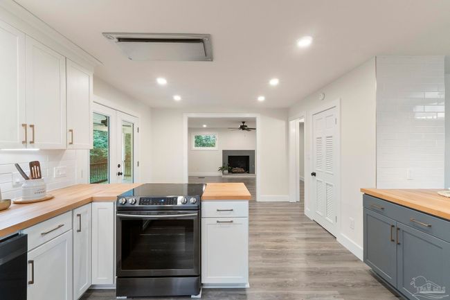 4636 Whisper Way, House other with 5 bedrooms, 4 bathrooms and 8 parking in Pensacola FL | Image 17