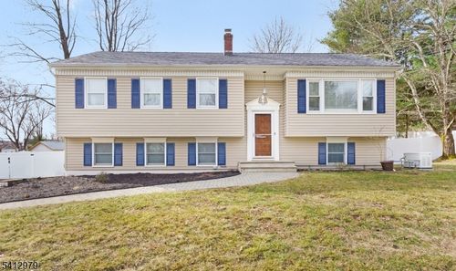 12 Mile Dr, Chester, NJ, 07930-2801 | Card Image