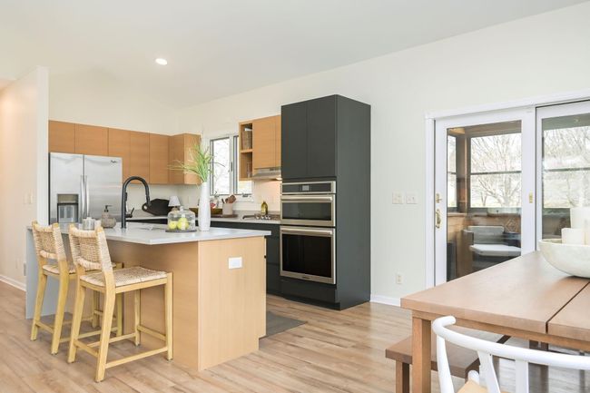 Space to eat at the kitchen island | Image 18