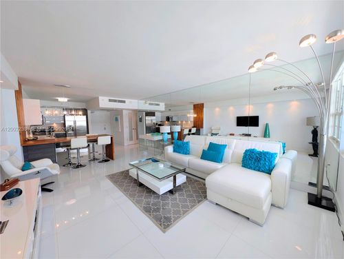 1008-100 Lincoln Rd, Miami Beach, FL, 33139-2013 | Card Image