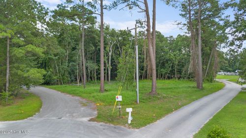 202 Gull Pt, New Bern, NC, 28562-9584 | Card Image