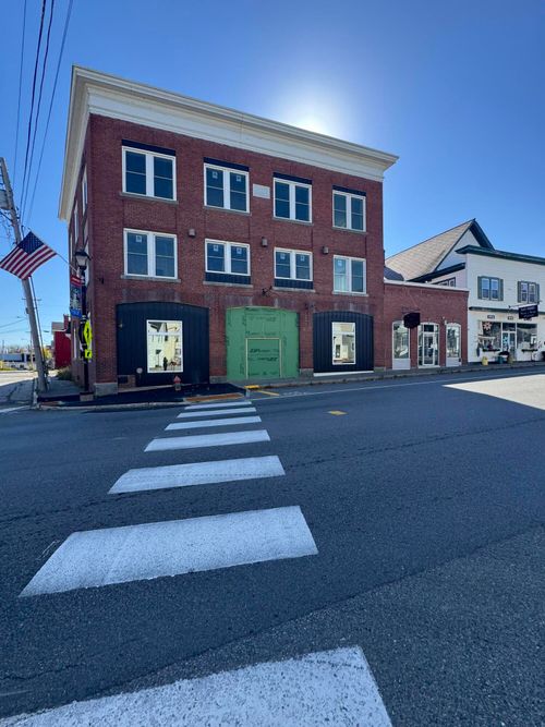 161 Main Street, Newport, ME, 04953 | Card Image