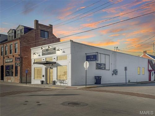 24 W 2nd St, Washington, MO, 63090-2531 | Card Image