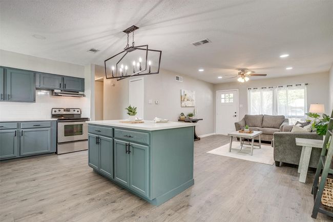1909 Balla Way, House other with 3 bedrooms, 2 bathrooms and null parking in Grand Prairie TX | Image 10