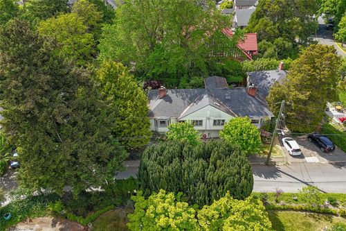 812 Langham Crt, Victoria, BC, V8V4J2 | Card Image