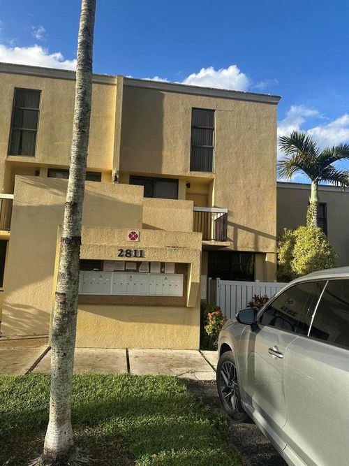 2811 Sw 87th Terrace, Davie, FL, 33328 | Card Image