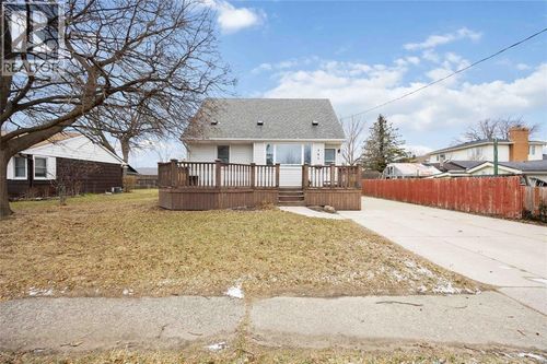 763 Claxton Ave, Sarnia, ON, N7T5L9 | Card Image