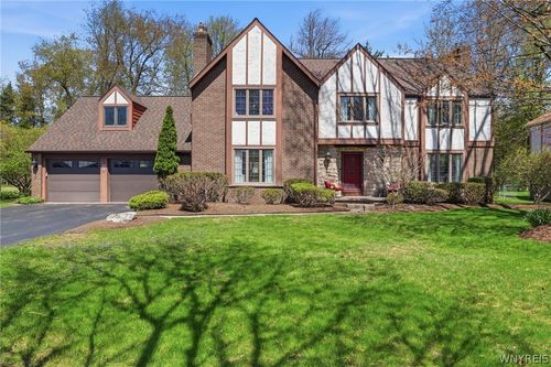 37 Crown Point Ln, Amherst, NY, 14221-1865 | Card Image