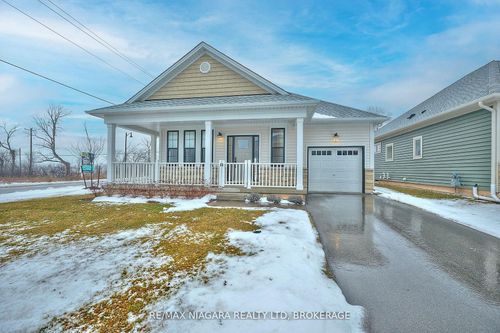 3 Beachwalk Cres, Crystal Beach, ON, L0S1N0 | Card Image