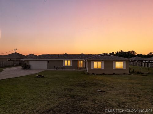 6736 N 129th East Ave, Owasso, OK, 74055-7160 | Card Image