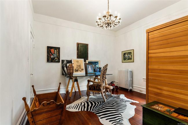 1023 St Charles St, House other with 3 bedrooms, 3 bathrooms and 6 parking in Victoria BC | Image 37