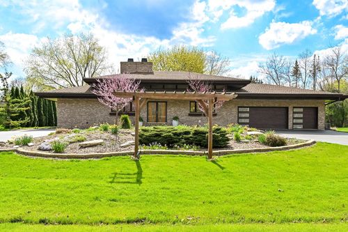 2115 Underwood Parkway, Elm Grove, WI, 53122 | Card Image