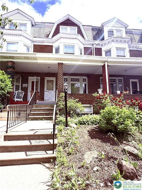1538 Chew St, Allentown, PA, 18102-3661 | Card Image