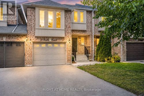 10 Lento Court, Vaughan (East Woodbridge), ON, L4L8Y9 | Card Image