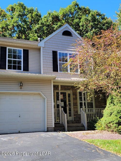 104 Fox Hollow Dr, Drums, PA, 18222-2038 | Card Image