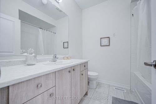 2916 Nakina St, Pickering, ON, L1X0P7 | Card Image