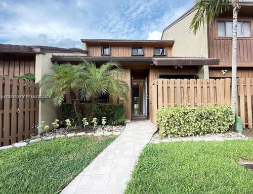 4182 S Pine Island Rd, Davie, FL, 33328-2800 | Card Image