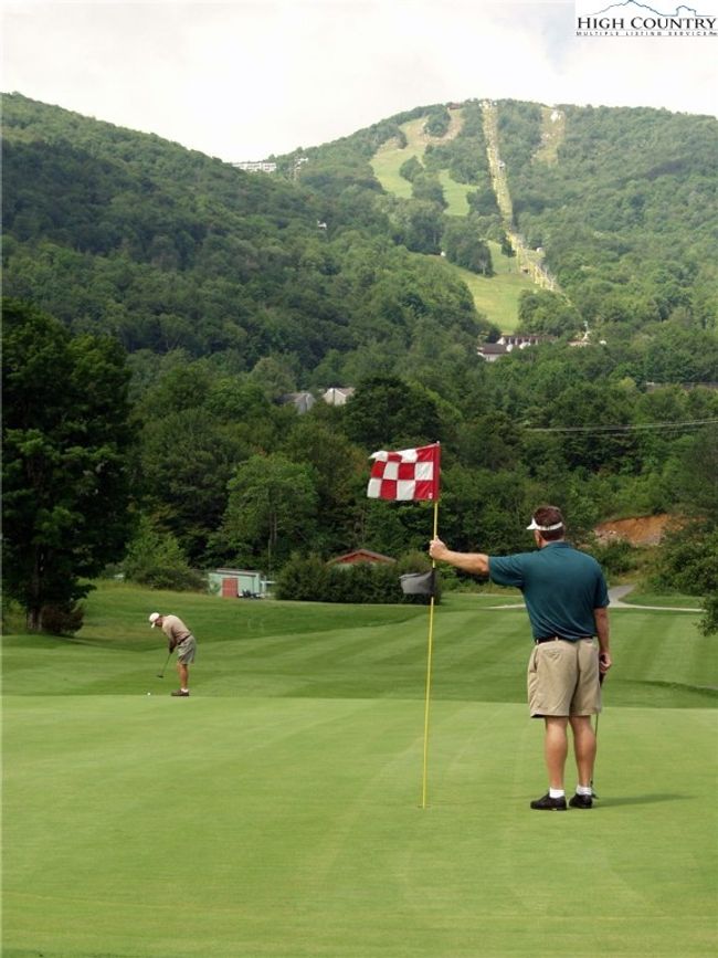 Sugar Mountain's 18-hole golf course is also public and very reasonable! | Image 44