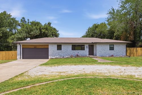 3911 W 61st St, Tulsa, OK, 74132-3906 | Card Image