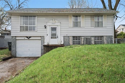 3107 Coral Ln Sw, Cedar Rapids, IA, 52404-3844 | Card Image