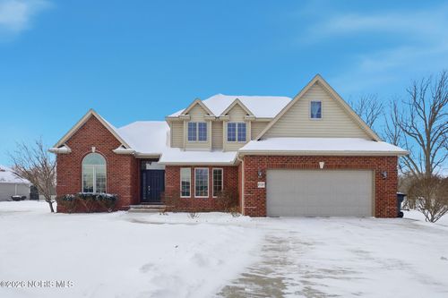 8131 Brookfield Cir, Findlay, OH, 45840-7820 | Card Image