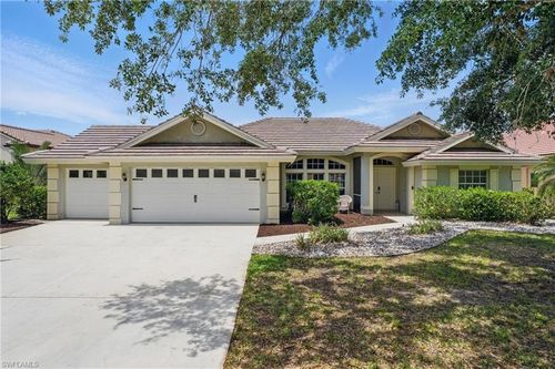 2246 Oxford Ridge Cir, LEHIGH ACRES, FL, 33973-6016 | Card Image