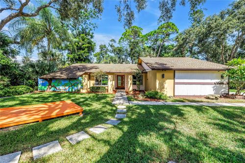 905 Serpentine Dr S, ST PETERSBURG, FL, 33705-6137 | Card Image