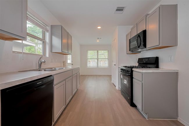 Kitchen | Image 9