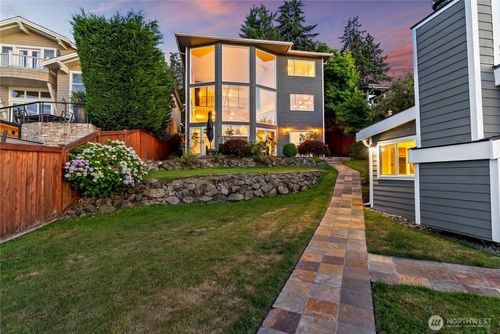 17714 Se 40th Pl, Bellevue, WA, 98008-5906 | Card Image