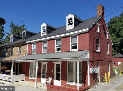 102 Church St, GLEN ROCK, PA, 17327-1104 | Card Image