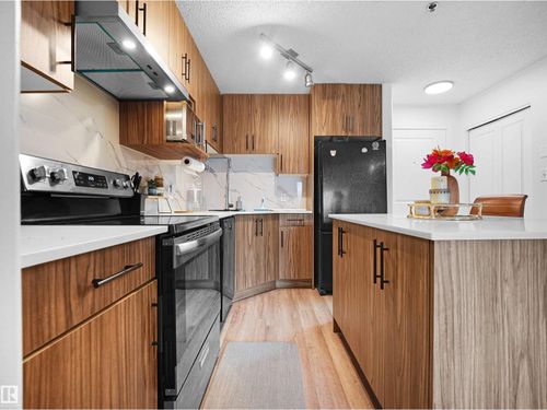 106-2305 35a Ave Nw, Edmonton, AB, T6T1Z2 | Card Image