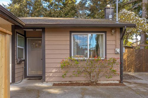 b-614 Evans Dr, Victoria, BC, V9B5E4 | Card Image