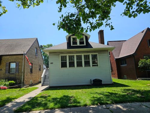 7205 W Ibsen St, Chicago, IL, 60631-1102 | Card Image