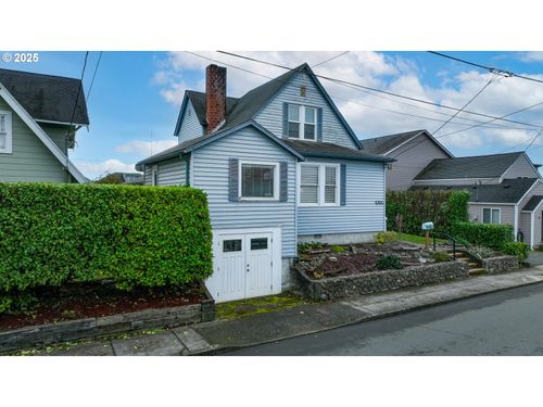 911 1st Ave, Seaside, OR, 97138-6805 | Card Image