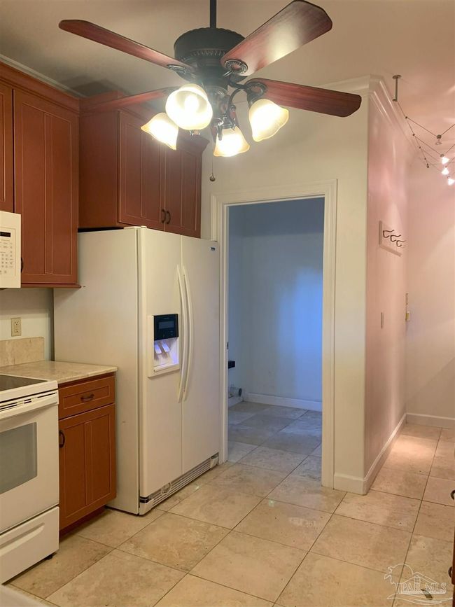 B - 6148 The Oaks Ln, House other with 3 bedrooms, 3 bathrooms and 2 parking in Pensacola FL | Image 14