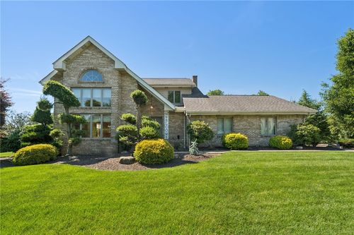 53 Hobbitt Ln, Finleyville, PA, 15332-1062 | Card Image