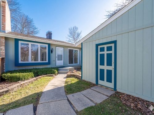 247 Driftwood Ln, Bloomingdale, IL, 60108-1902 | Card Image