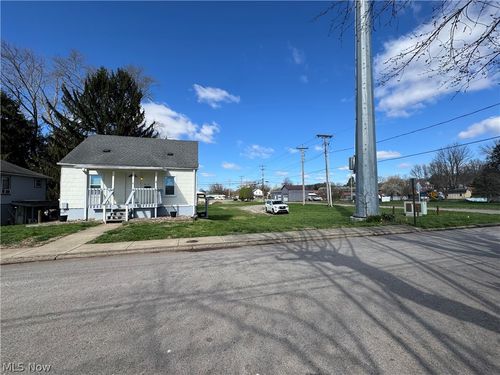 617 Florence St, Belpre, OH, 45714-1735 | Card Image